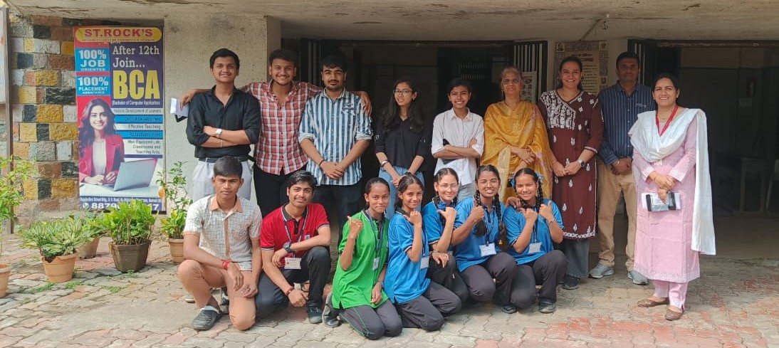 MAHA Youth STEAM students and mentors